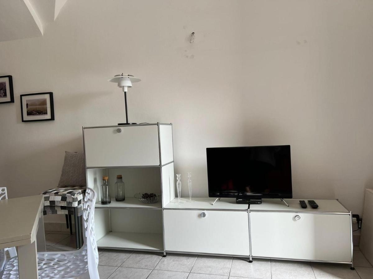 1-Bedroom Apartment Bello Posto Acquaseria Luaran gambar