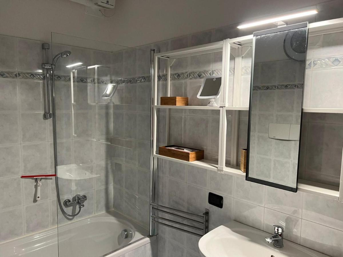 1-Bedroom Apartment Bello Posto Acquaseria Luaran gambar
