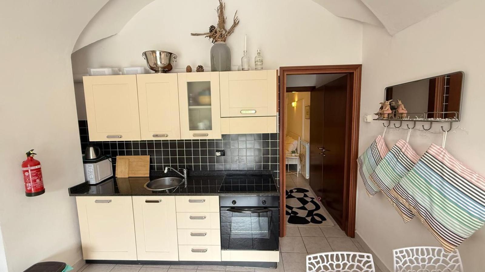 1-Bedroom Apartment Bello Posto Acquaseria Luaran gambar